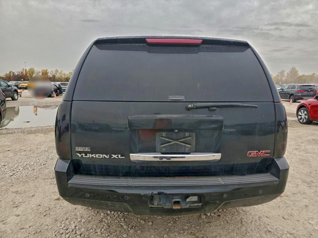2011 GMC YUKON XL C1500 SLE photo 6
