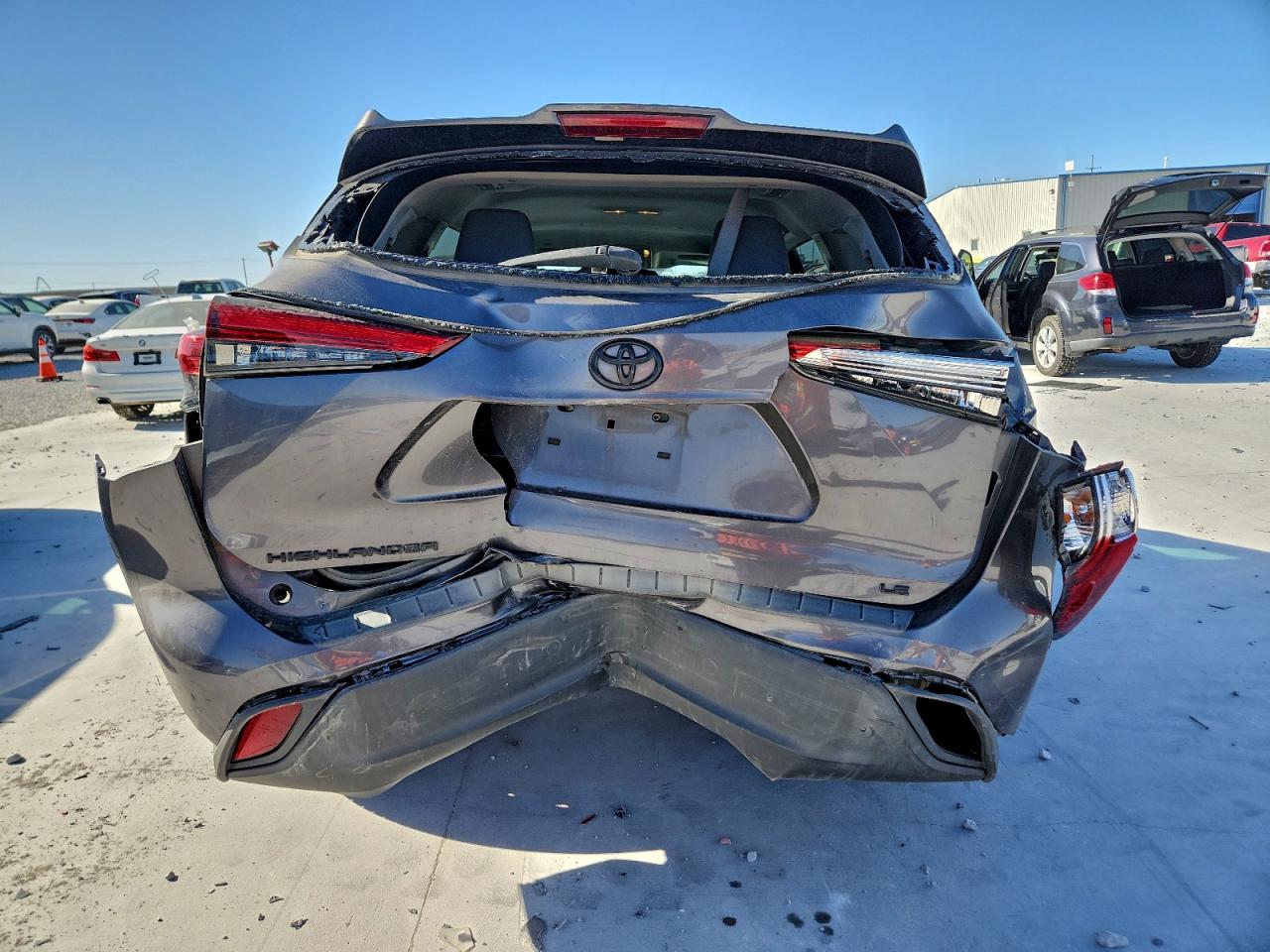 2022 TOYOTA HIGHLANDER L photo 6