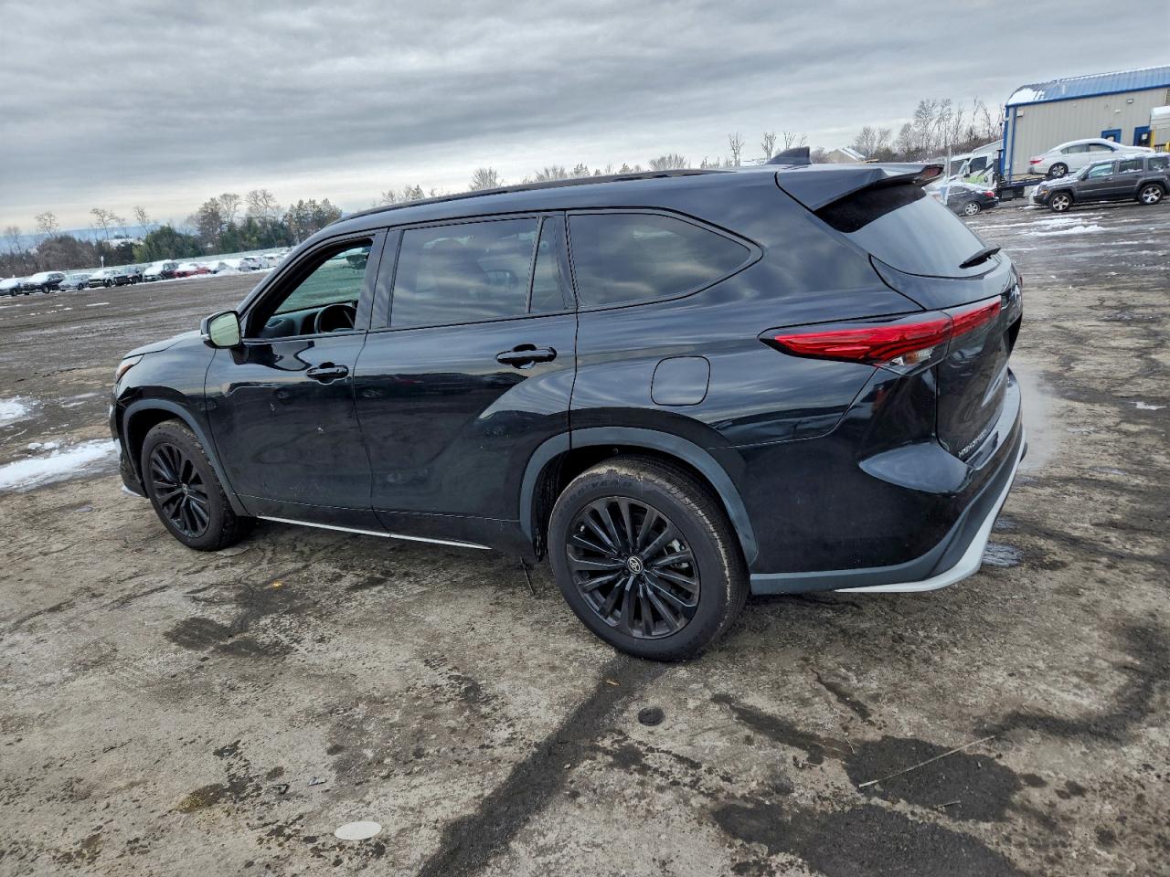 2023 TOYOTA HIGHLANDER L photo 2
