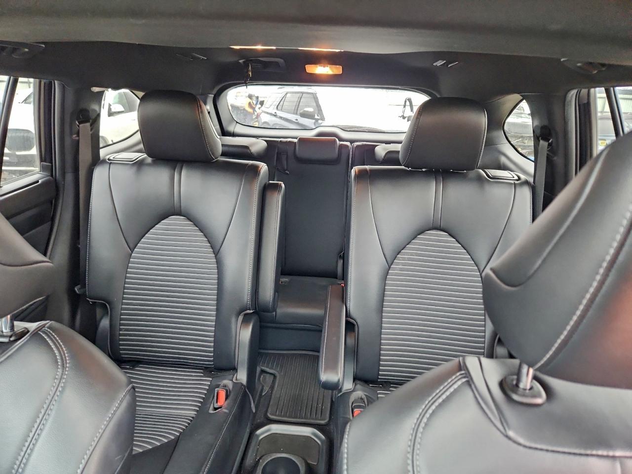 2023 TOYOTA HIGHLANDER L photo 10