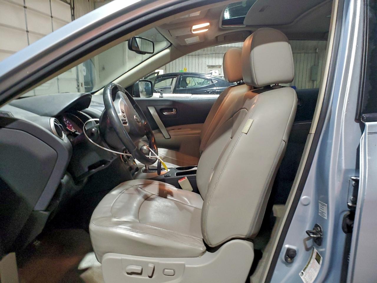 2011 NISSAN ROGUE S photo 7