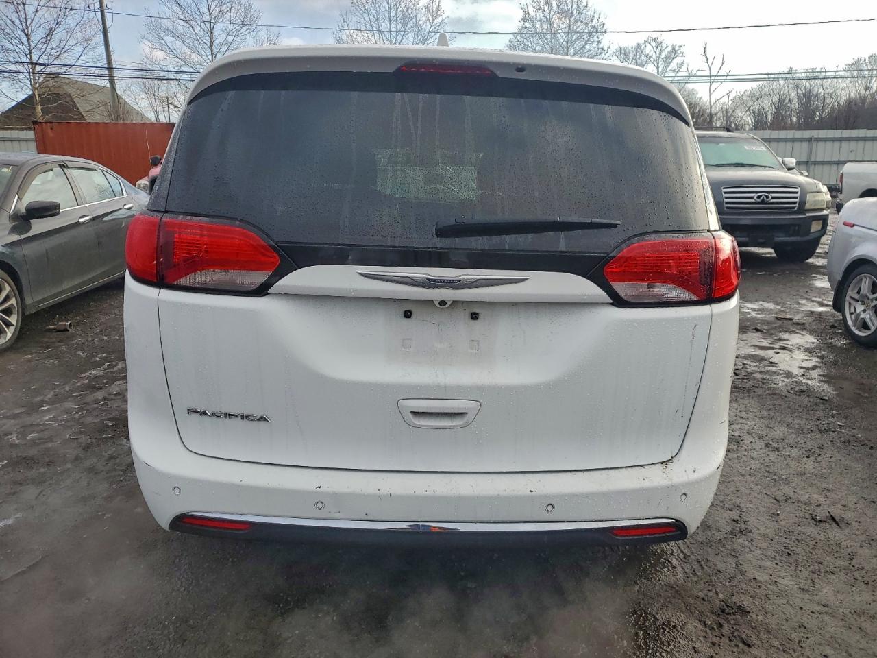 2019 CHRYSLER PACIFICA TOURING L photo 6