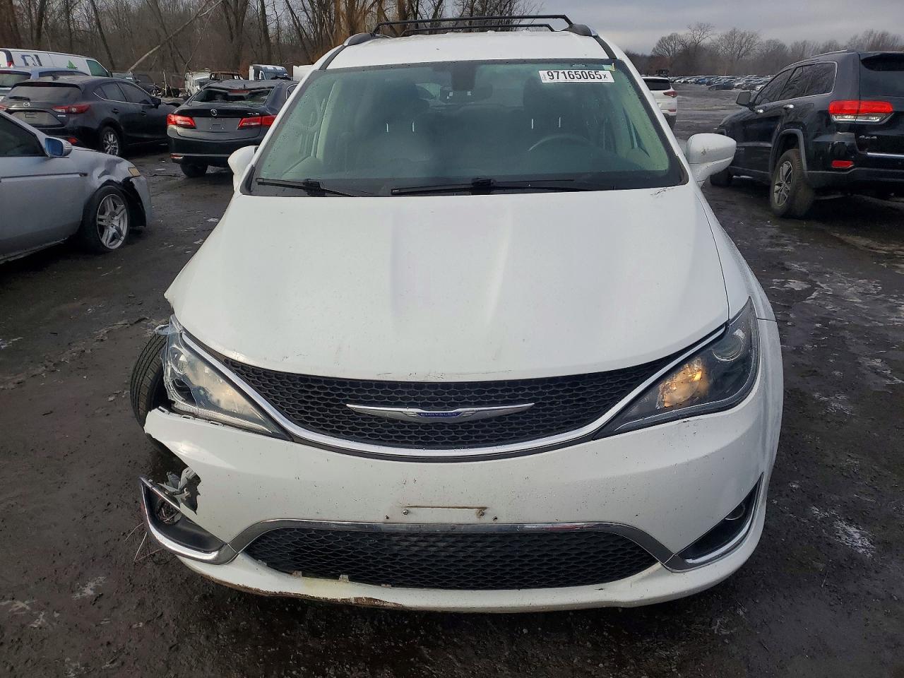 2019 CHRYSLER PACIFICA TOURING L photo 5