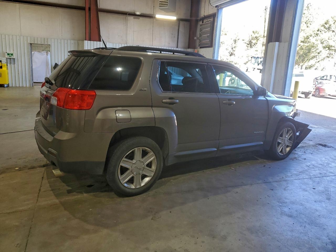 2012 GMC TERRAIN SLT photo 3
