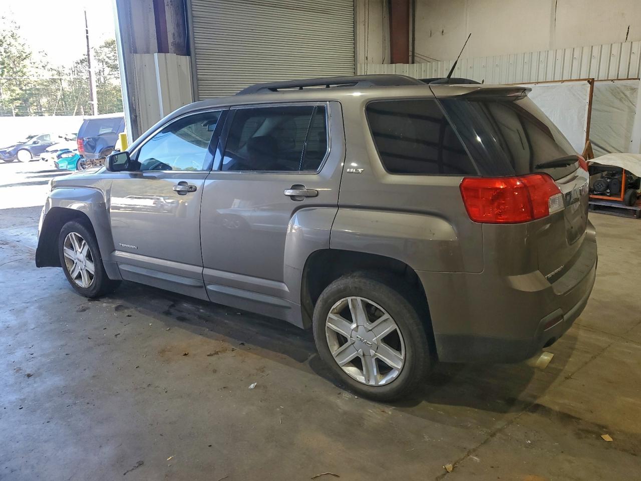 2012 GMC TERRAIN SLT photo 2