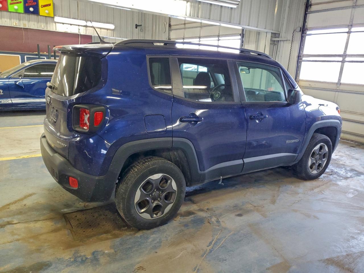 2017 JEEP RENEGADE SPORT photo 3