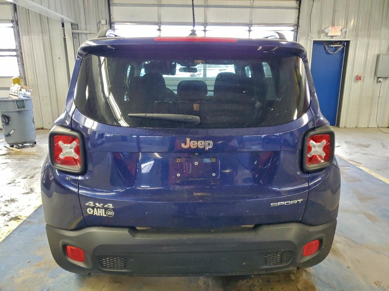 2017 JEEP RENEGADE SPORT photo 6