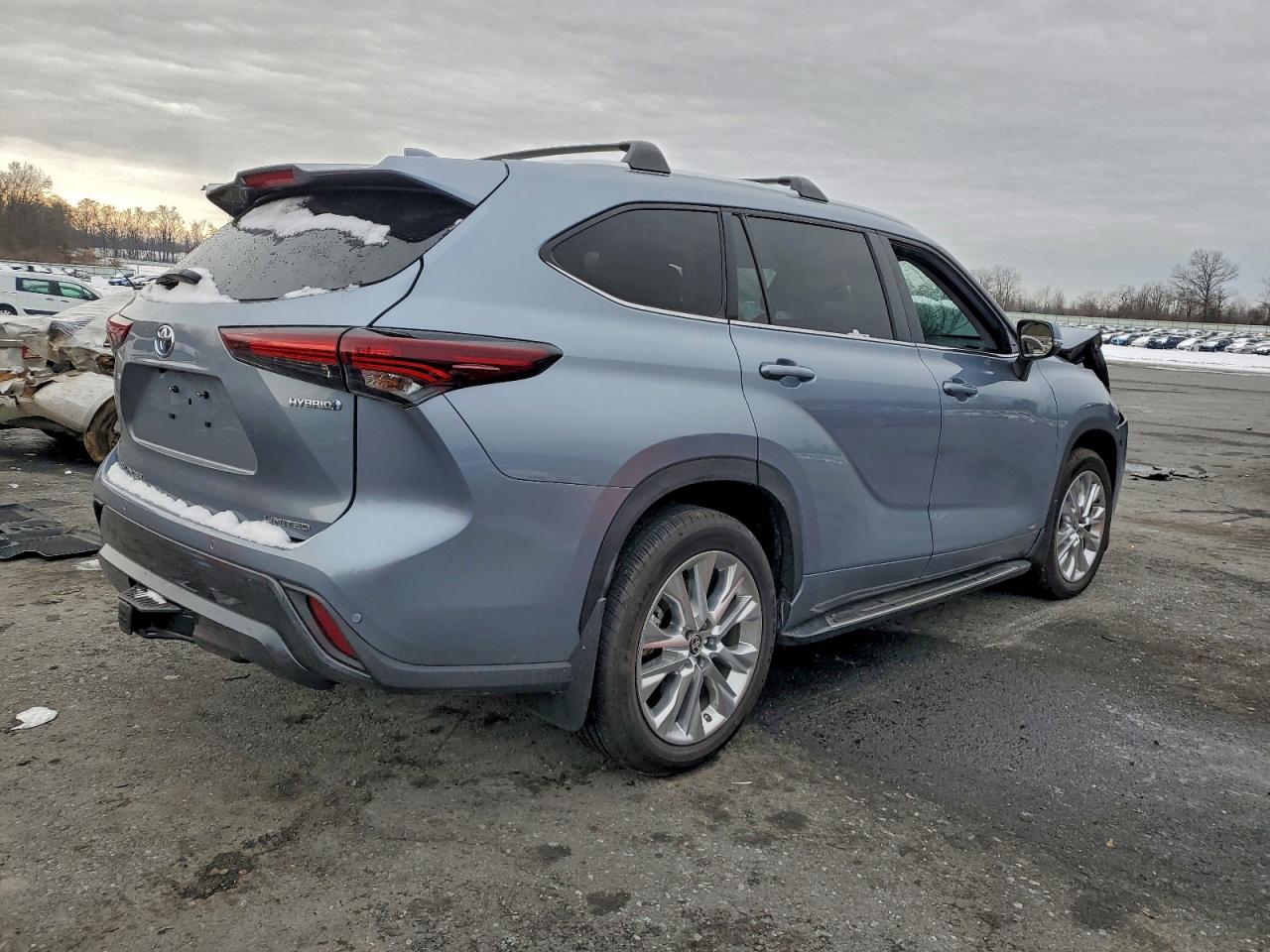 2024 TOYOTA HIGHLANDER HYBRID LIMITED photo 3