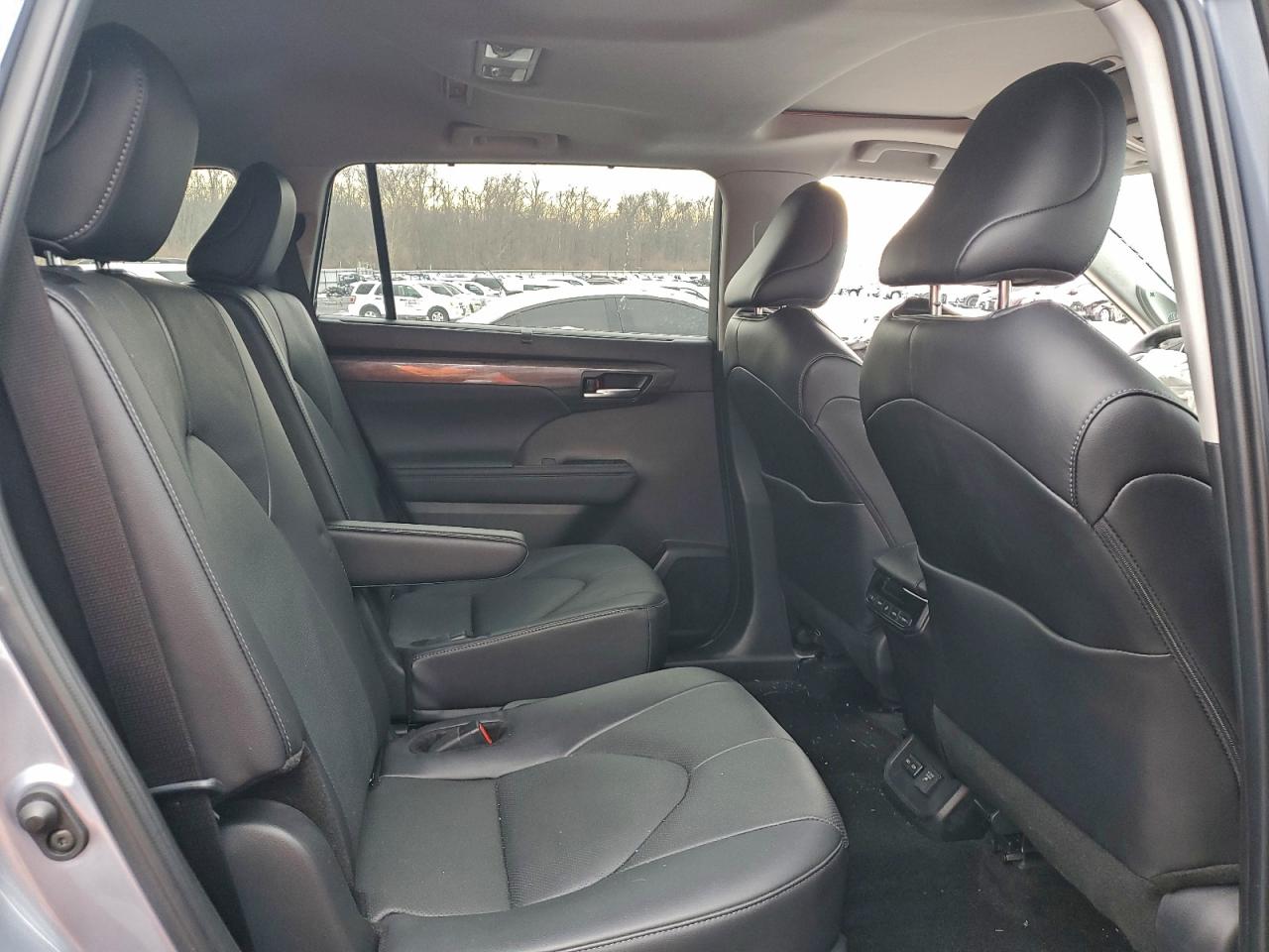 2024 TOYOTA HIGHLANDER HYBRID LIMITED photo 11
