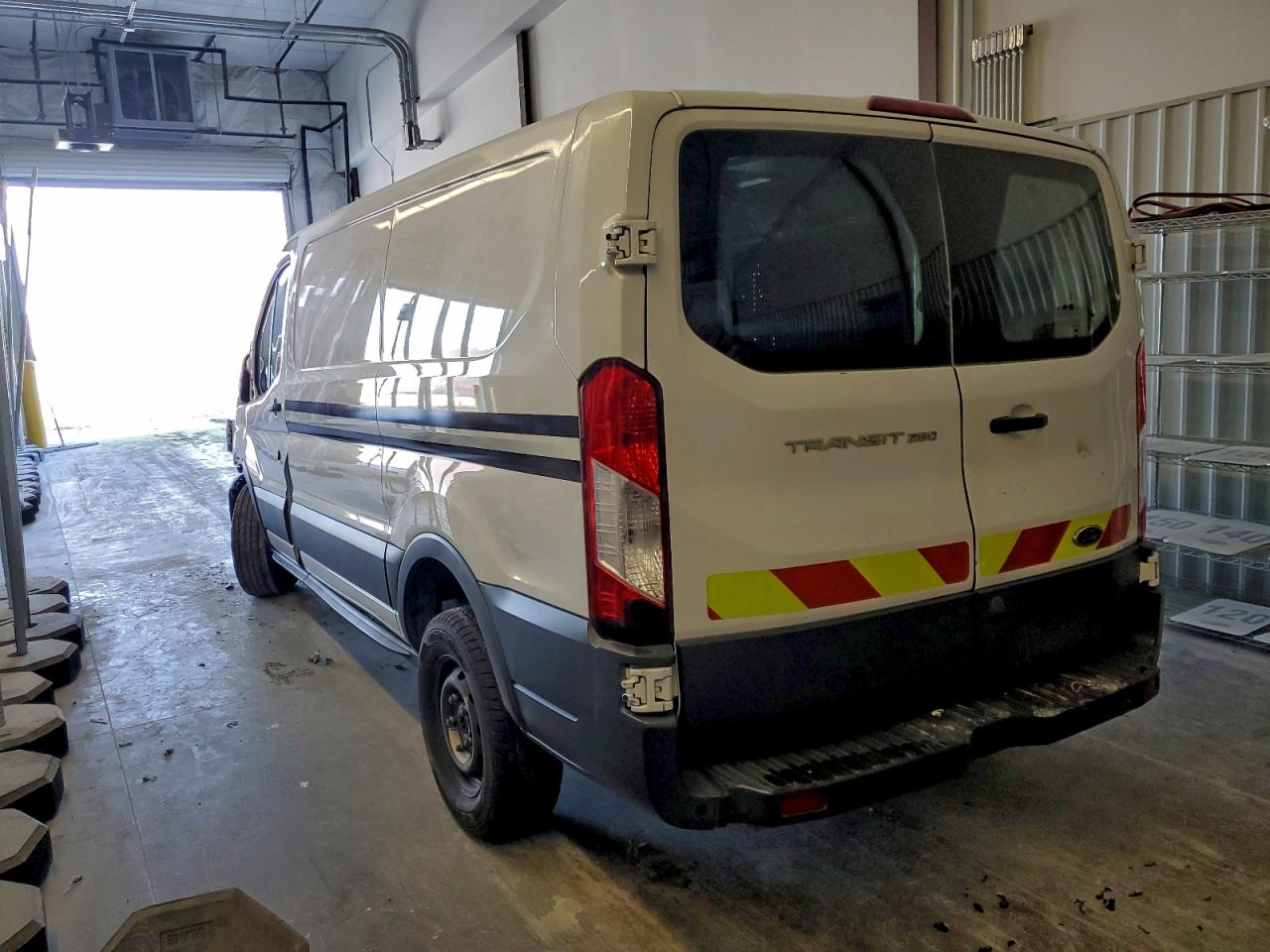 2017 FORD TRANSIT T-250 photo 2