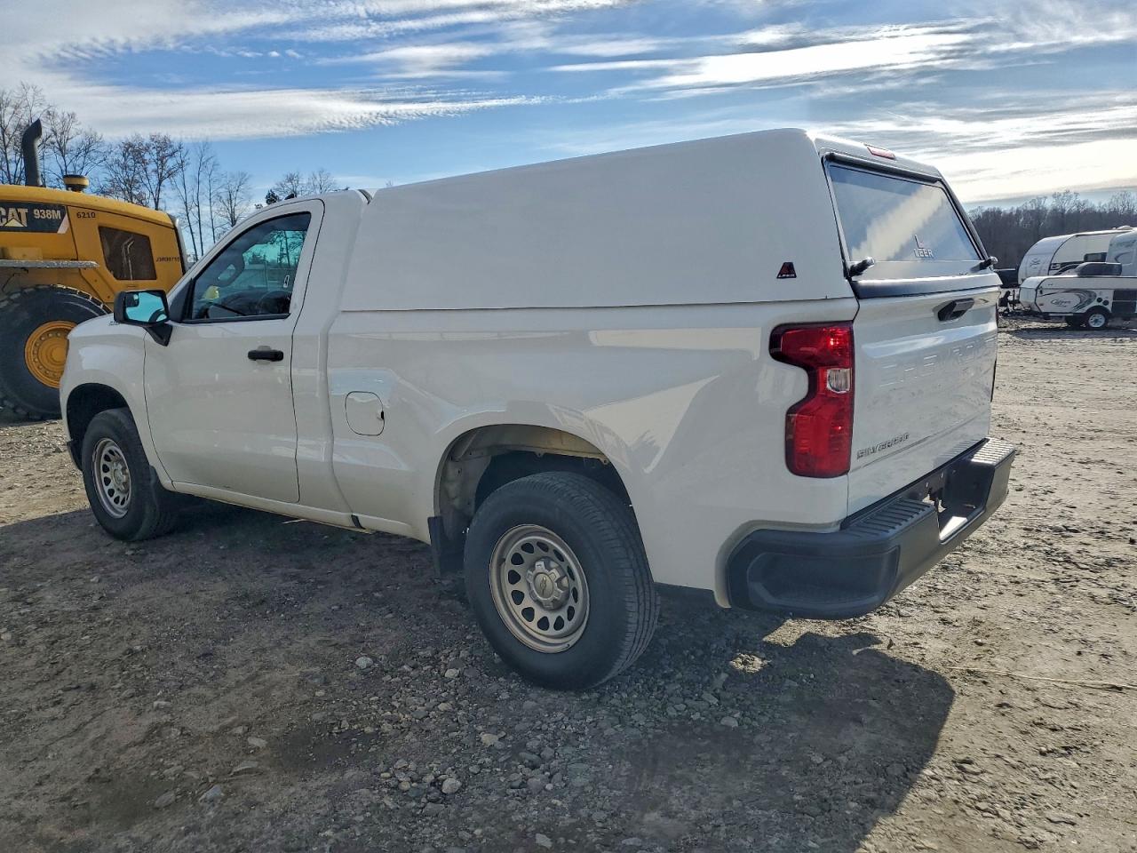 2023 CHEVROLET SILVERADO C1500 photo 2