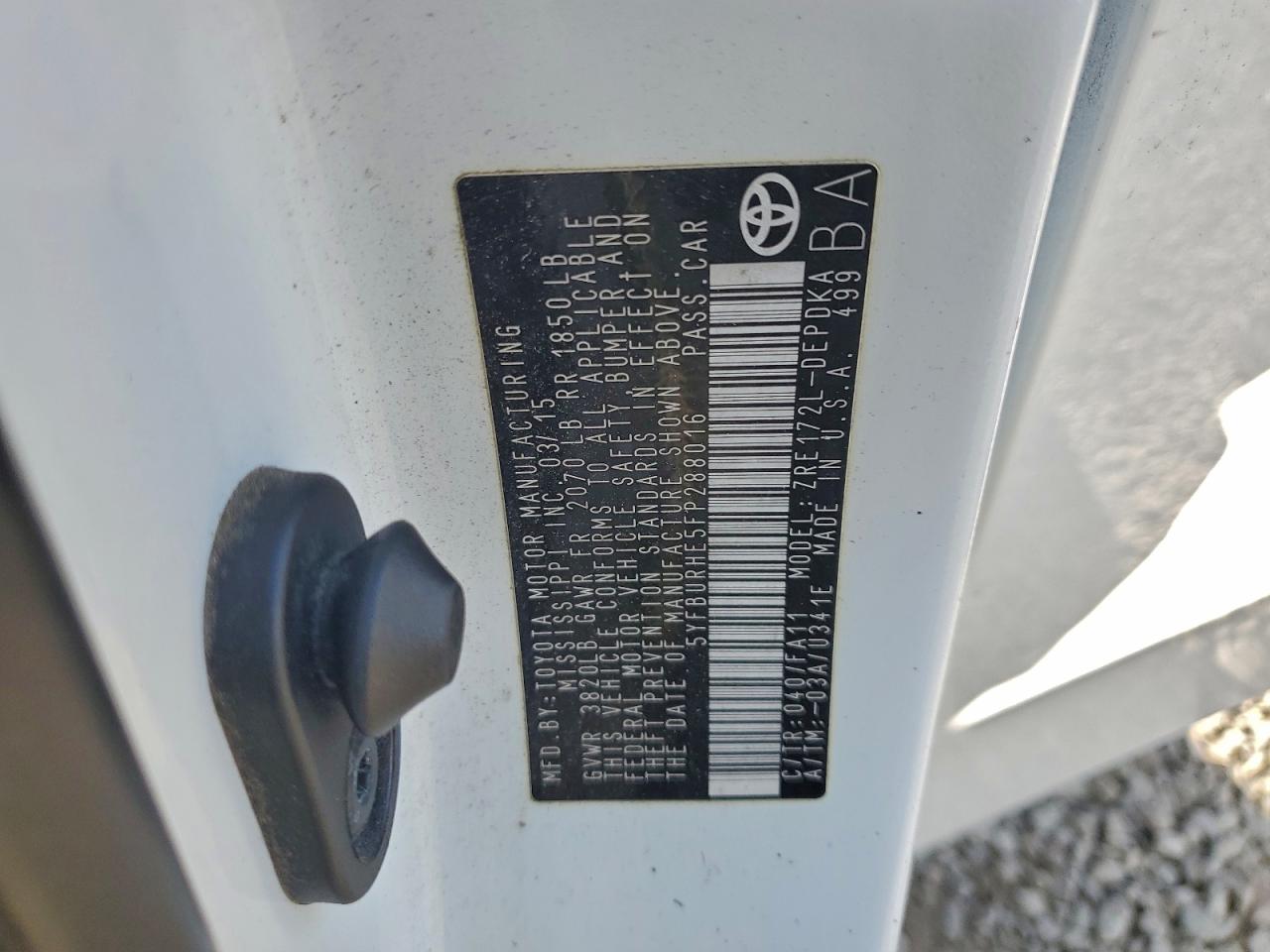 2015 TOYOTA COROLLA L photo 12