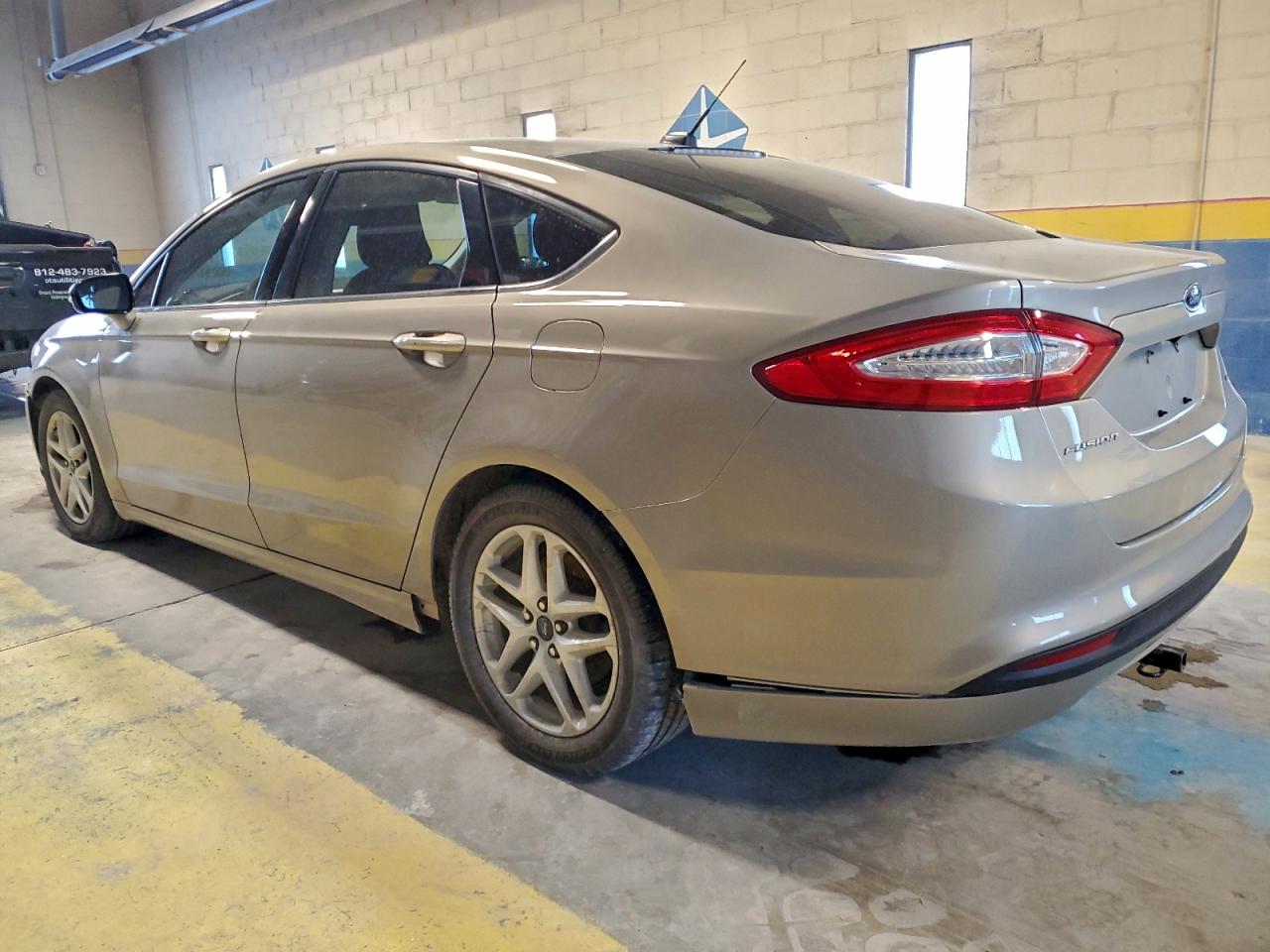 2015 FORD FUSION SE photo 2