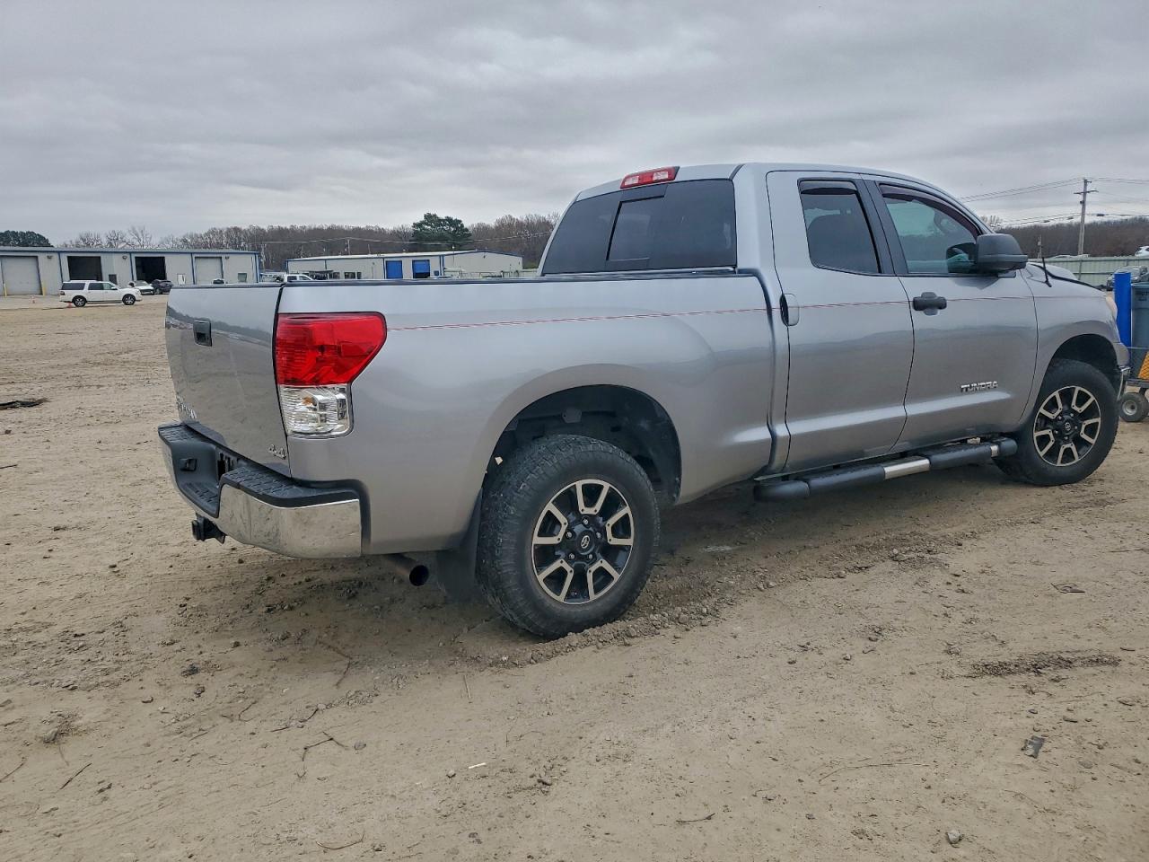 2013 TOYOTA TUNDRA DOUBLE CAB SR5 photo 3