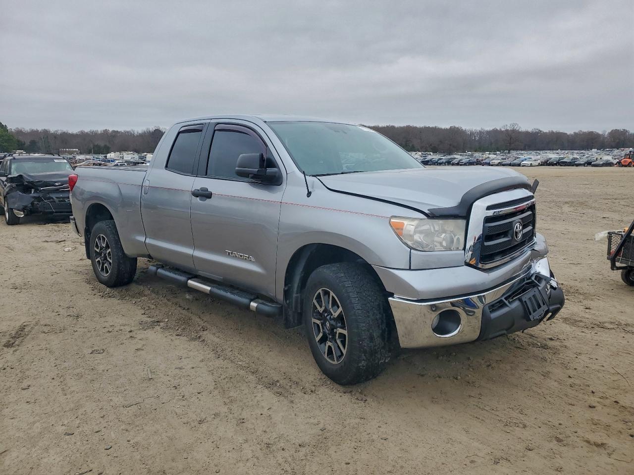 2013 TOYOTA TUNDRA DOUBLE CAB SR5 photo 4