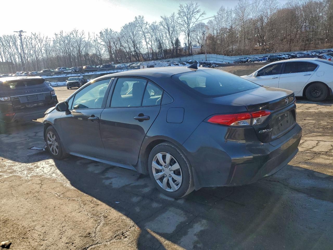 2022 TOYOTA COROLLA LE photo 2