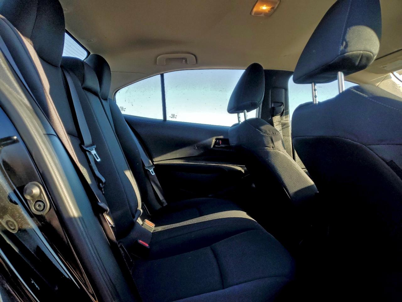 2022 TOYOTA COROLLA LE photo 10