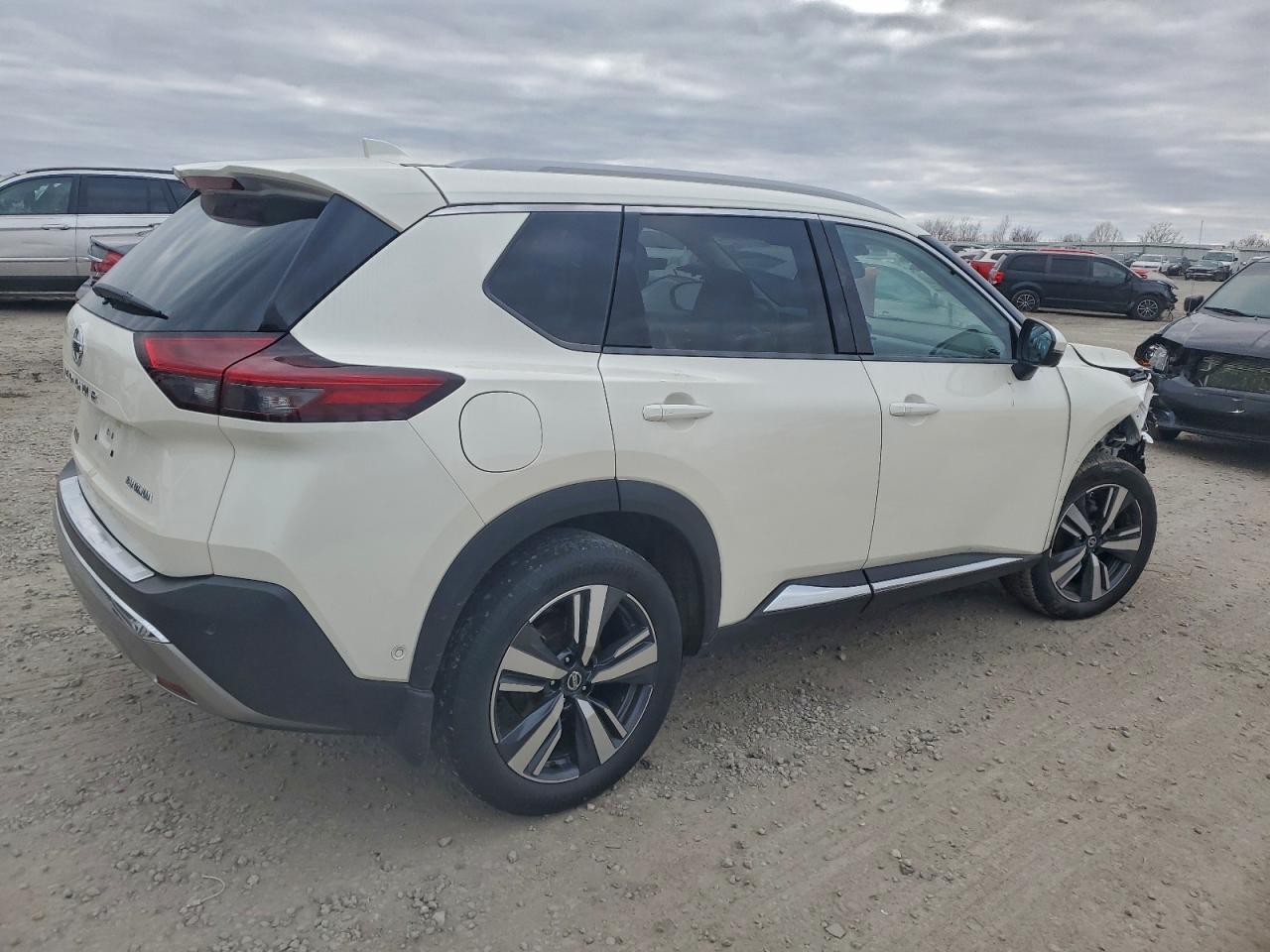 2021 NISSAN ROGUE PLATINUM photo 5