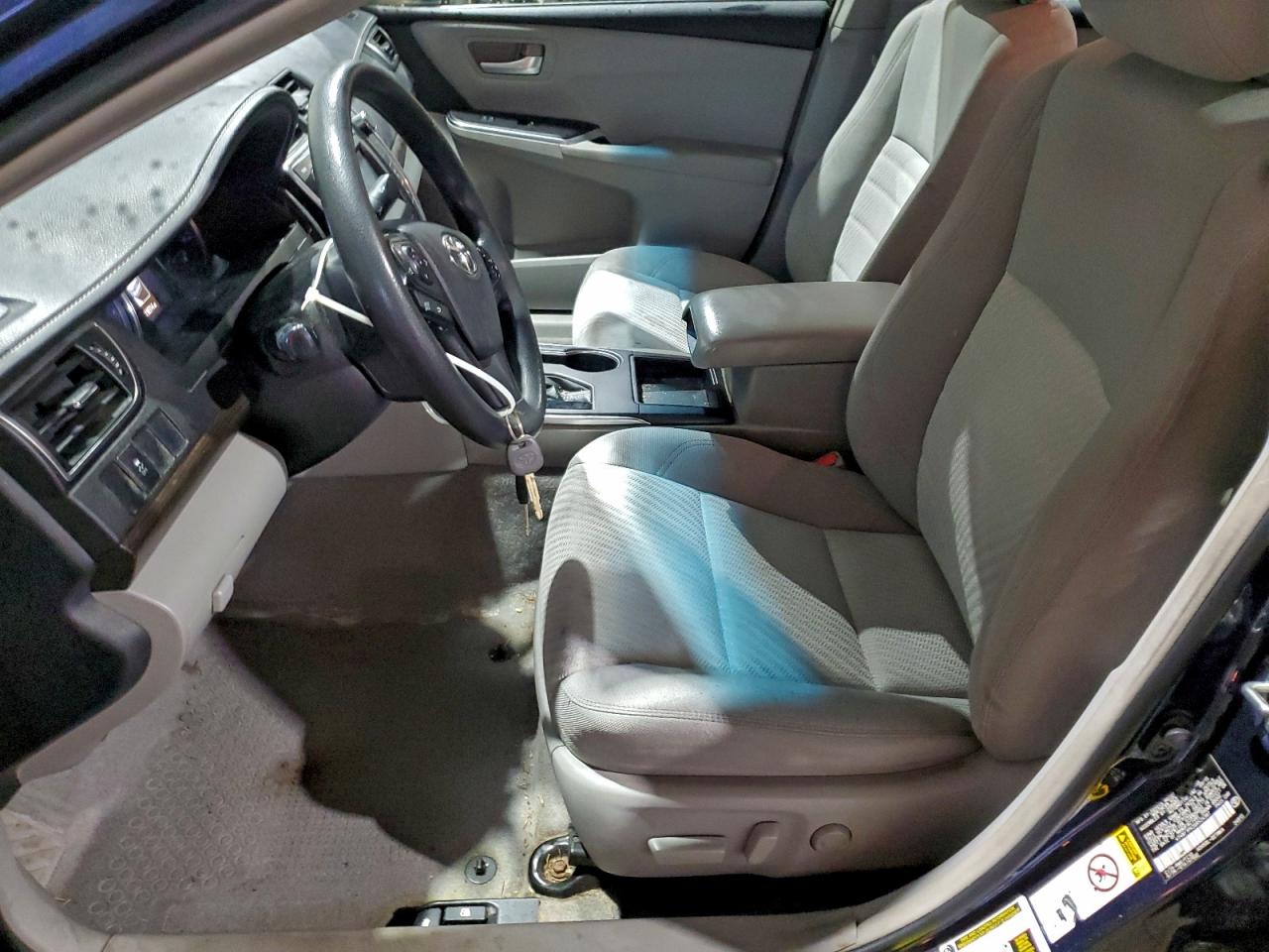 2016 TOYOTA CAMRY LE photo 7