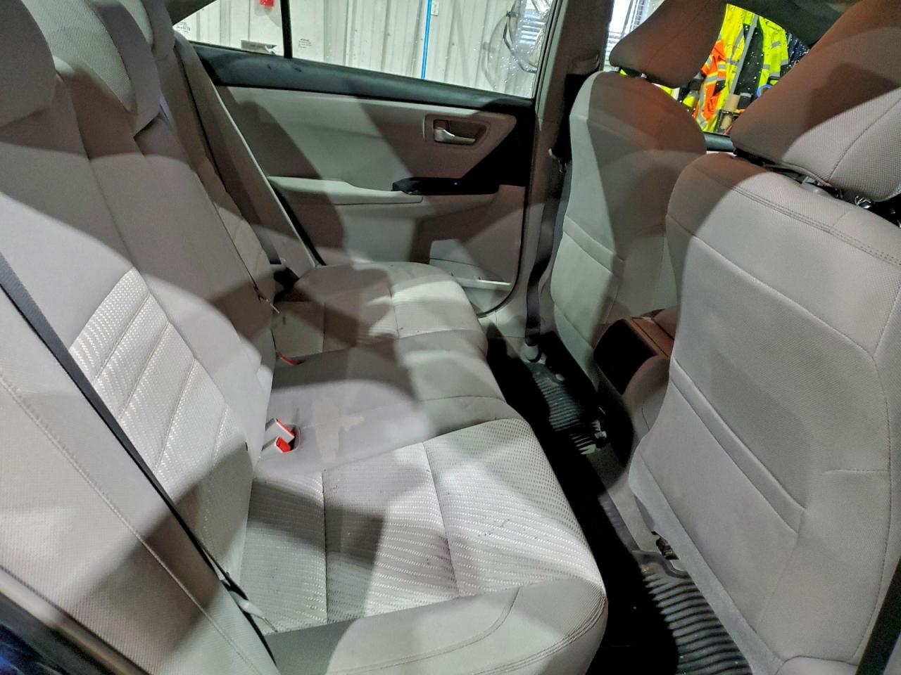 2016 TOYOTA CAMRY LE photo 10