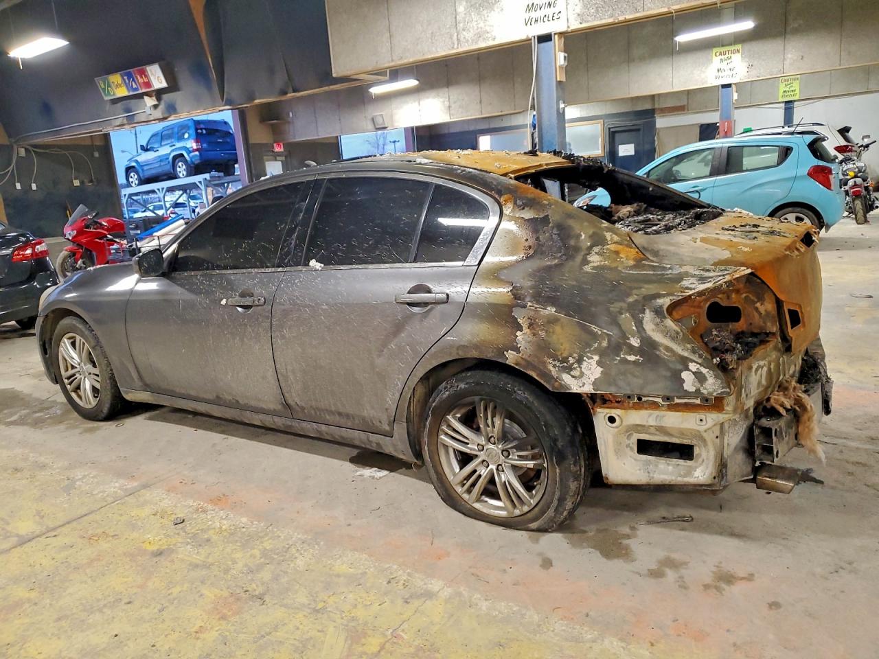 2012 INFINITI G37 photo 2