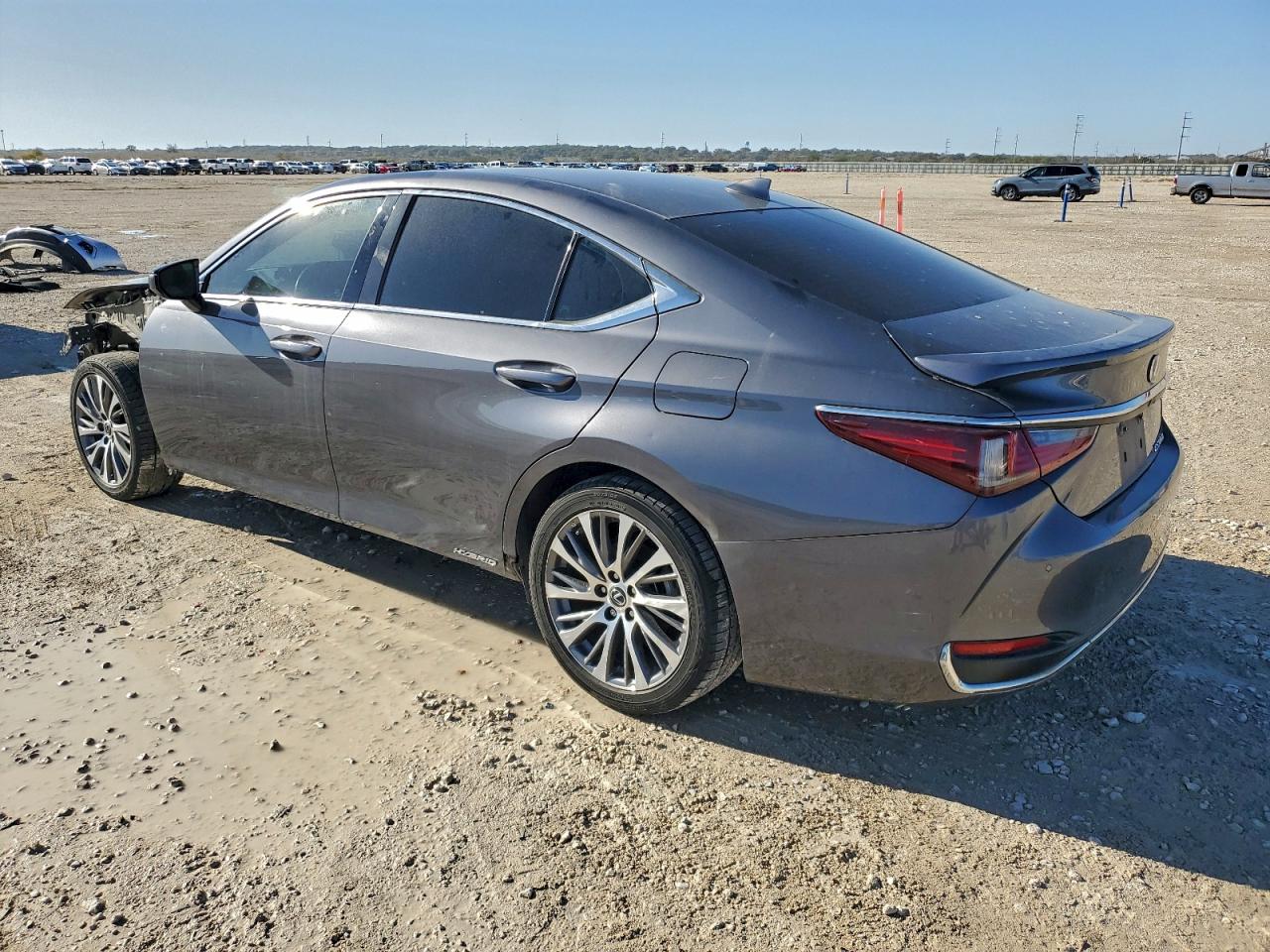 2020 LEXUS ES 300H photo 2