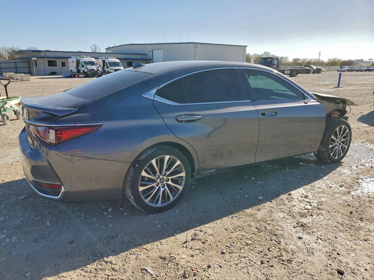 2020 LEXUS ES 300H photo 3