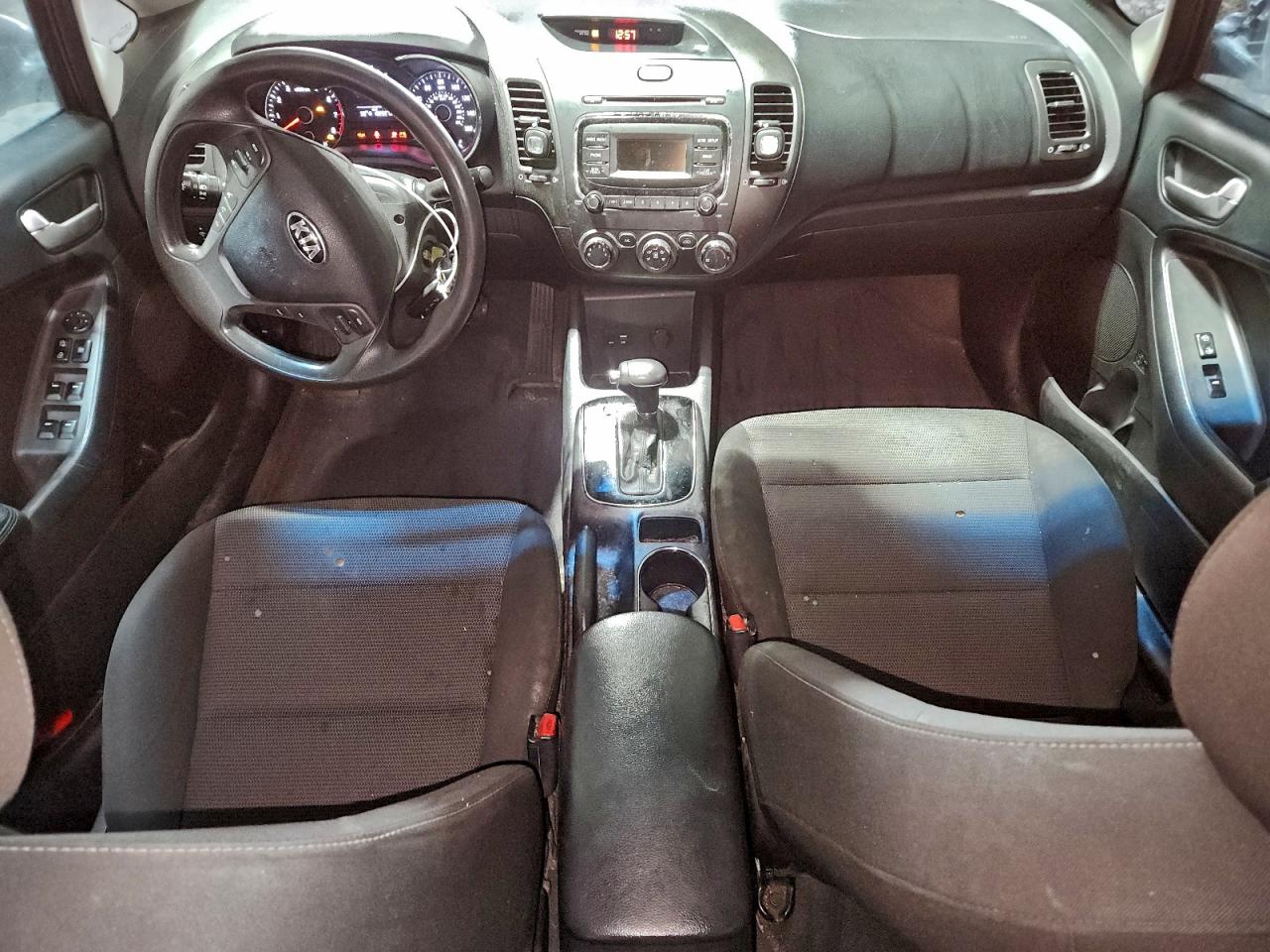 2017 KIA FORTE LX photo 8