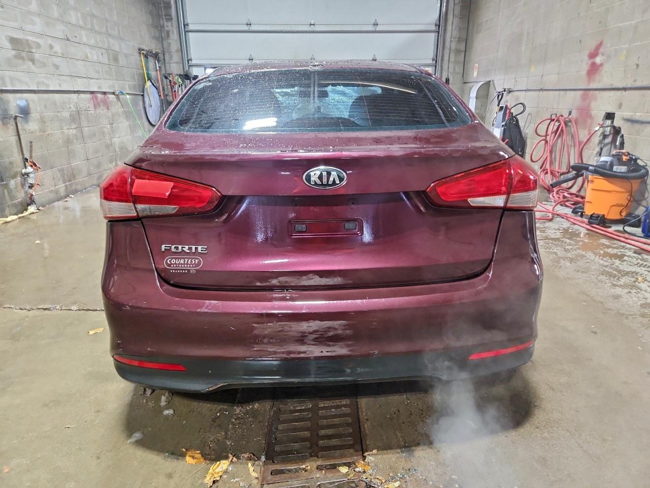 2017 KIA FORTE LX photo 6