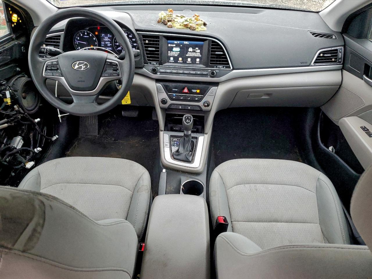 2017 HYUNDAI ELANTRA SE photo 8