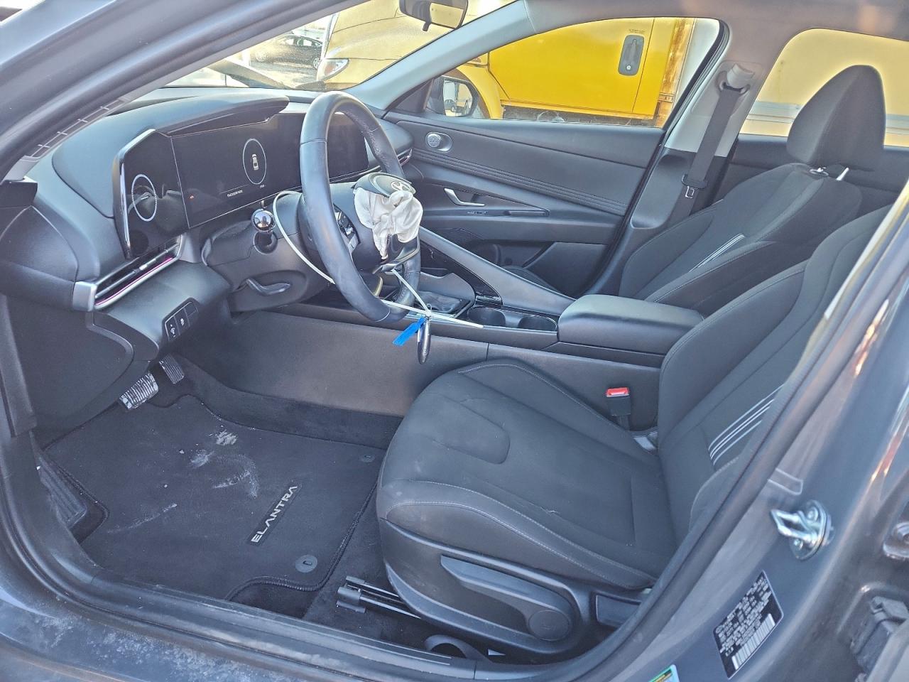 2024 HYUNDAI ELANTRA SEL photo 7