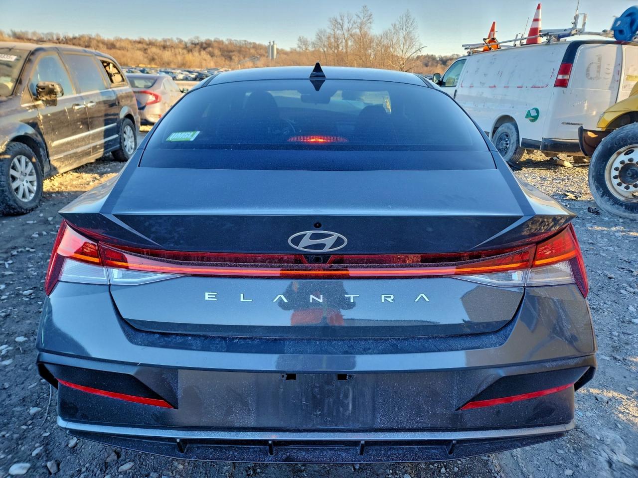 2024 HYUNDAI ELANTRA SEL photo 6