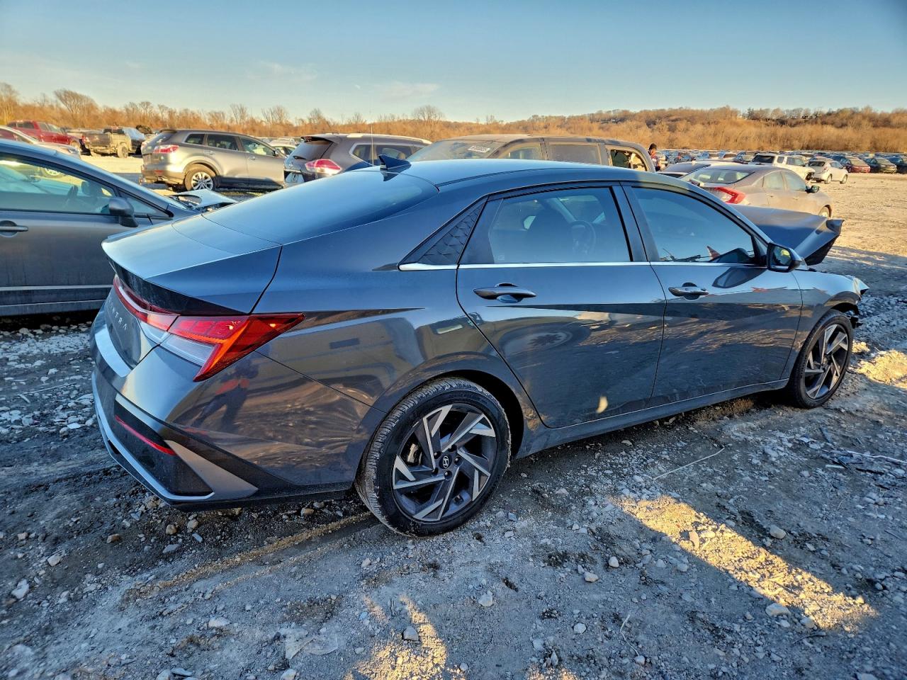 2024 HYUNDAI ELANTRA SEL photo 3