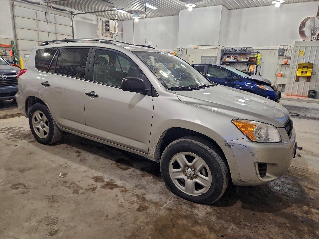 2011 TOYOTA RAV4 photo 4