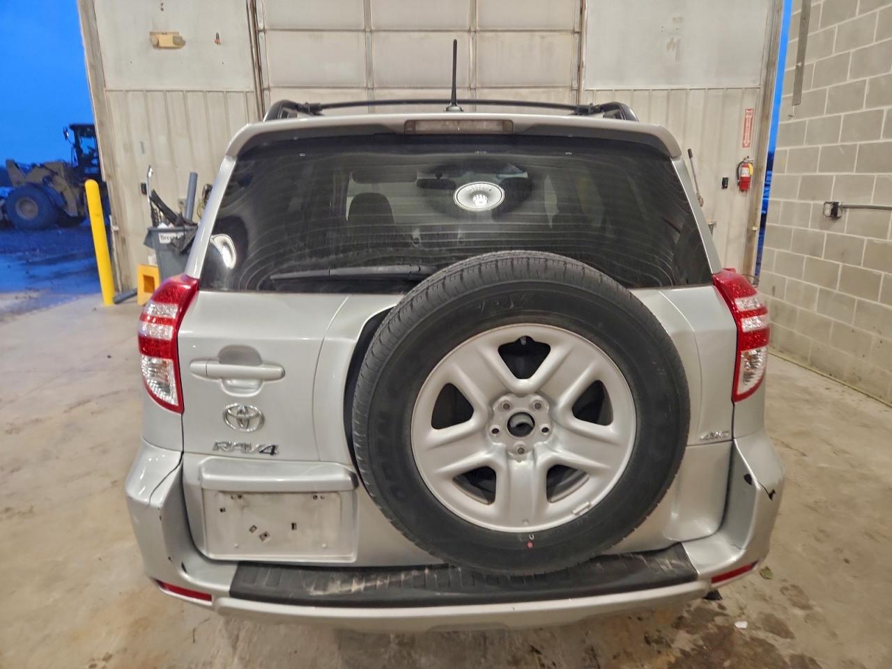 2011 TOYOTA RAV4 photo 6
