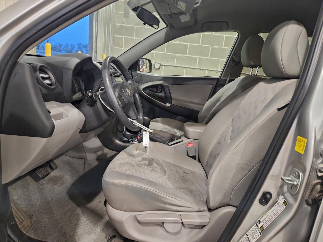 2011 TOYOTA RAV4 photo 7