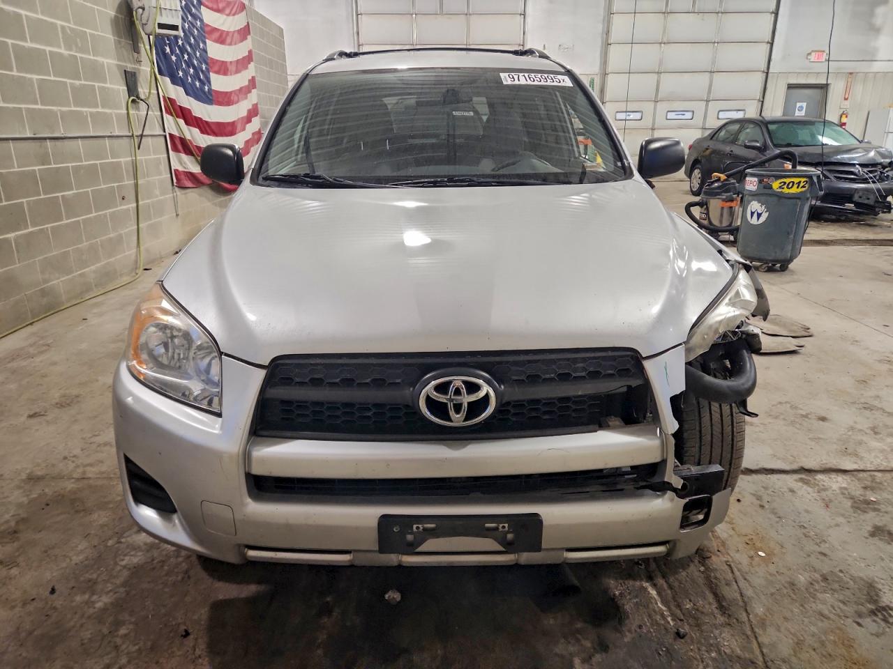 2011 TOYOTA RAV4 photo 5