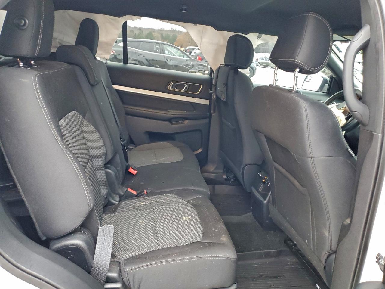 2017 FORD EXPLORER XLT photo 10