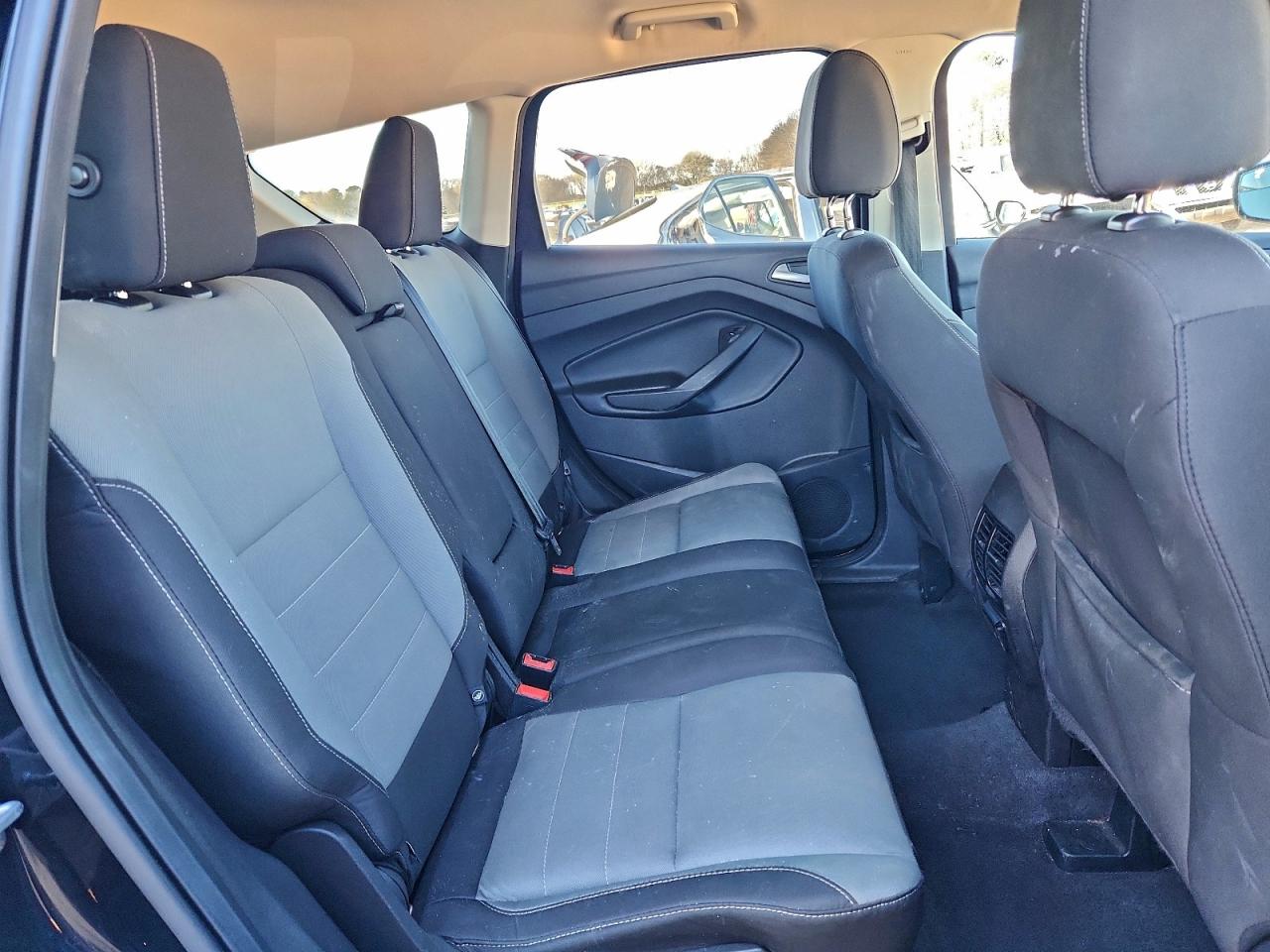 2016 FORD ESCAPE SE photo 11
