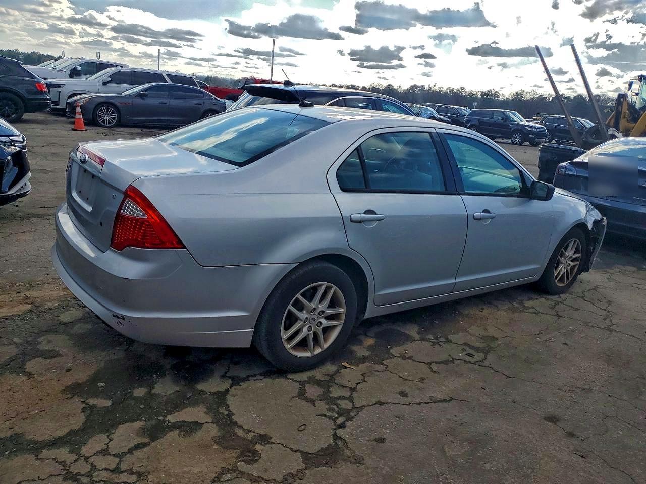 2011 FORD FUSION S photo 3