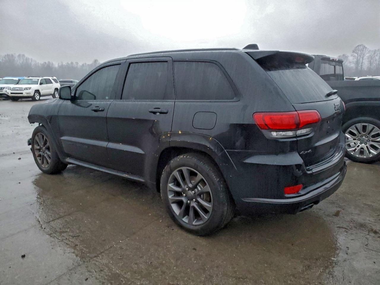 2018 JEEP GRAND CHEROKEE OVERLAND photo 2