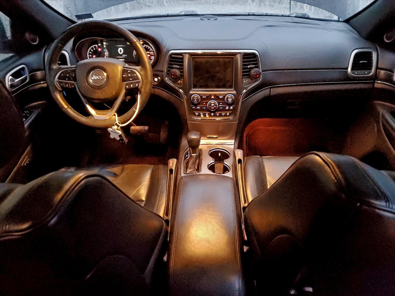2018 JEEP GRAND CHEROKEE OVERLAND photo 8