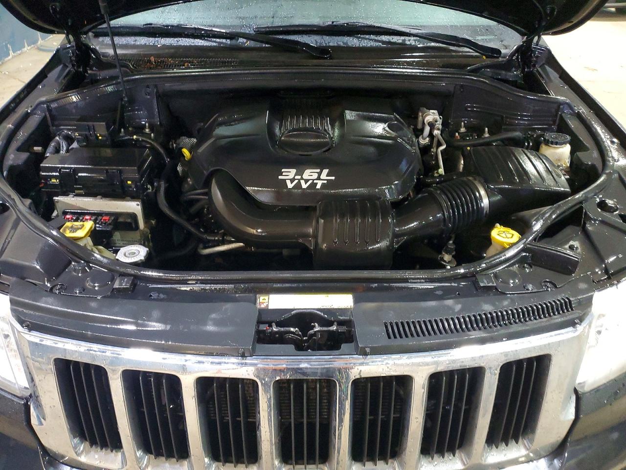 2012 JEEP GRAND CHEROKEE LAREDO photo 12