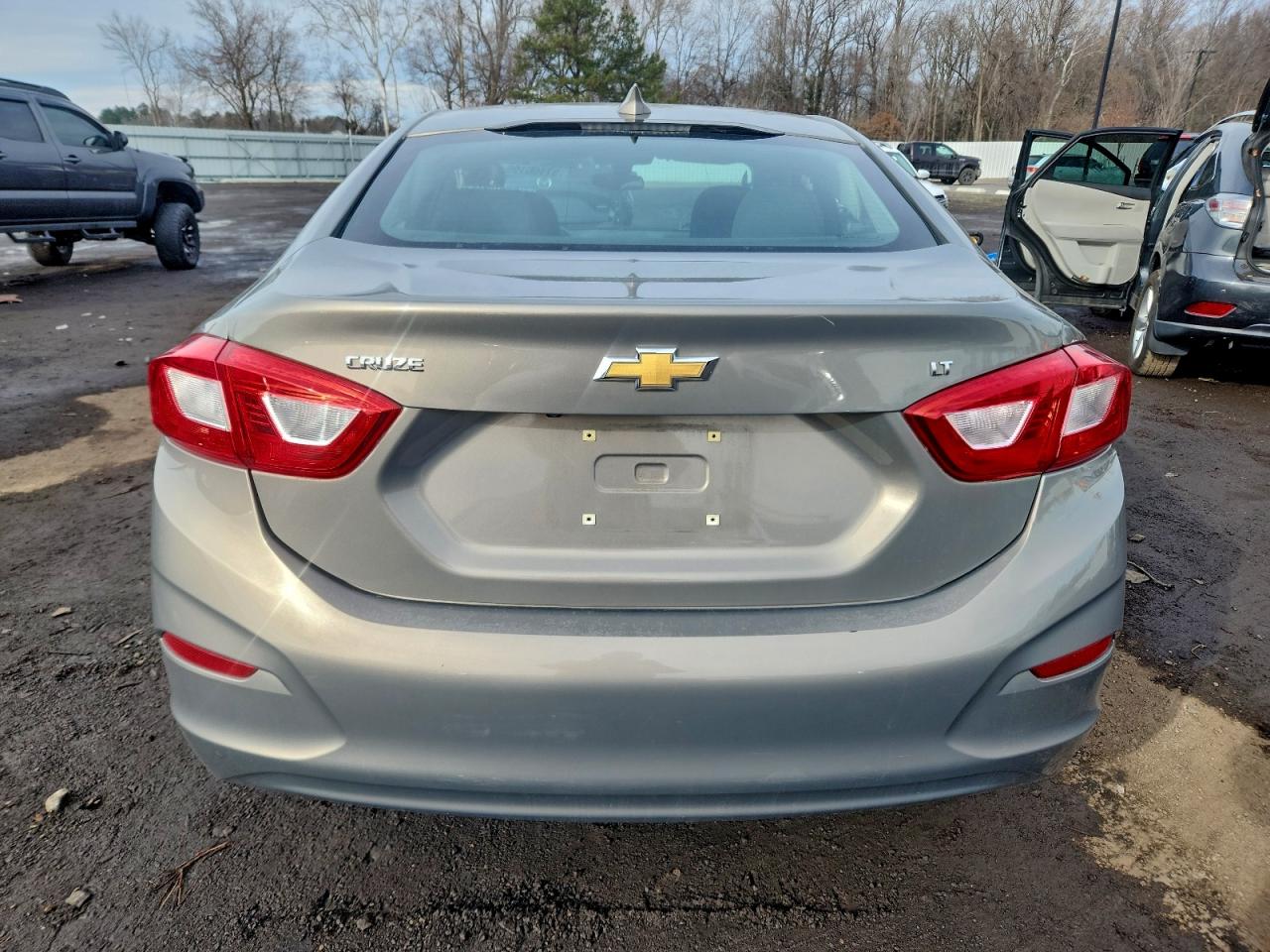 2017 CHEVROLET CRUZE LT photo 6