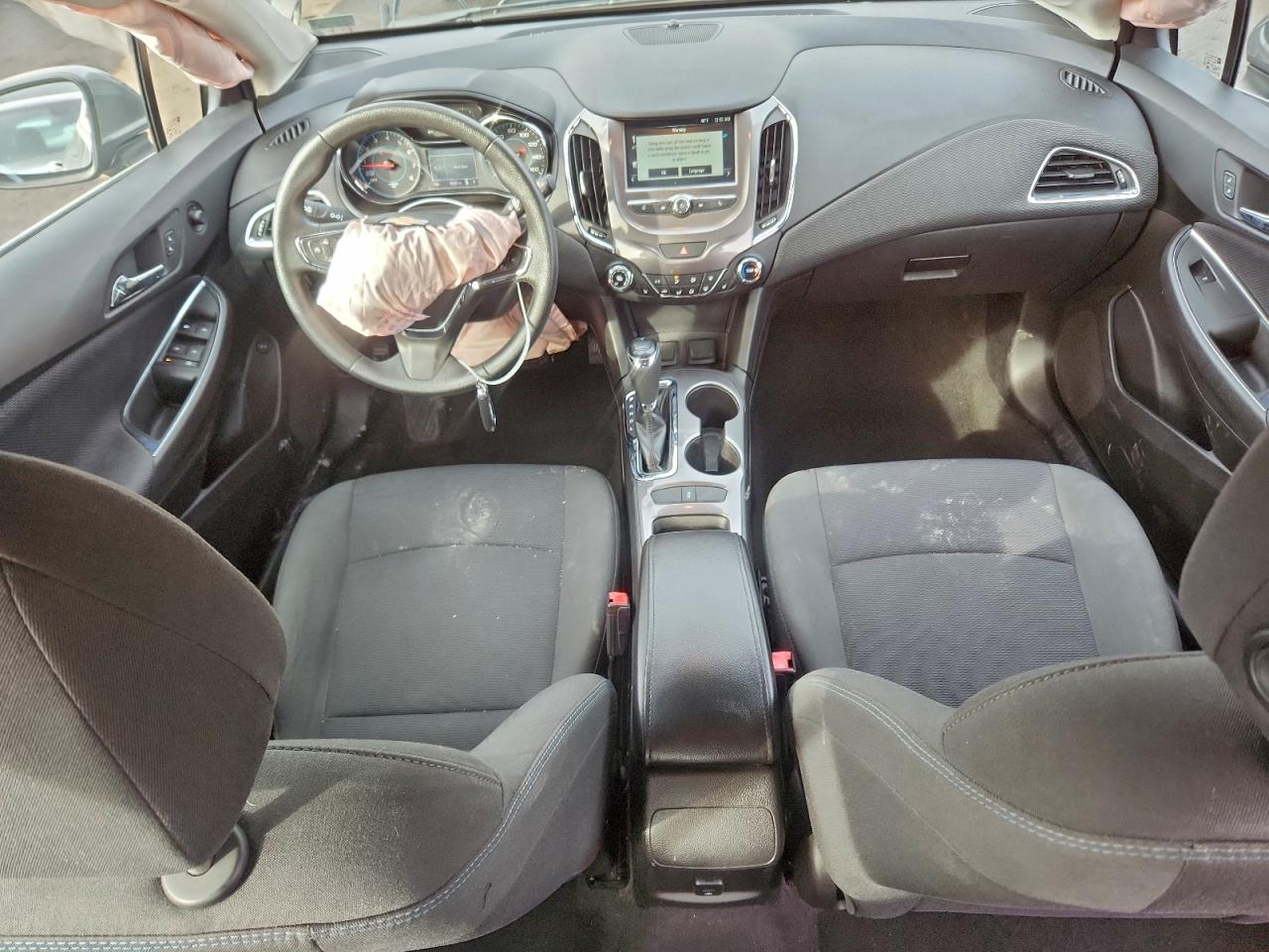 2017 CHEVROLET CRUZE LT photo 8