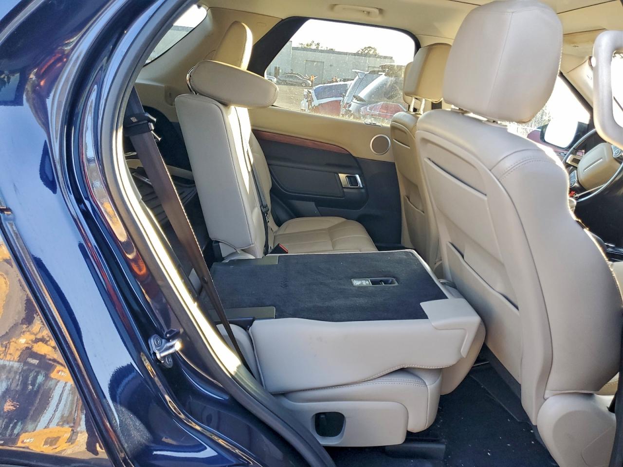 2017 LAND ROVER DISCOVERY HSE photo 11