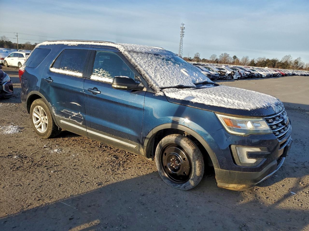 2016 FORD EXPLORER XLT photo 4