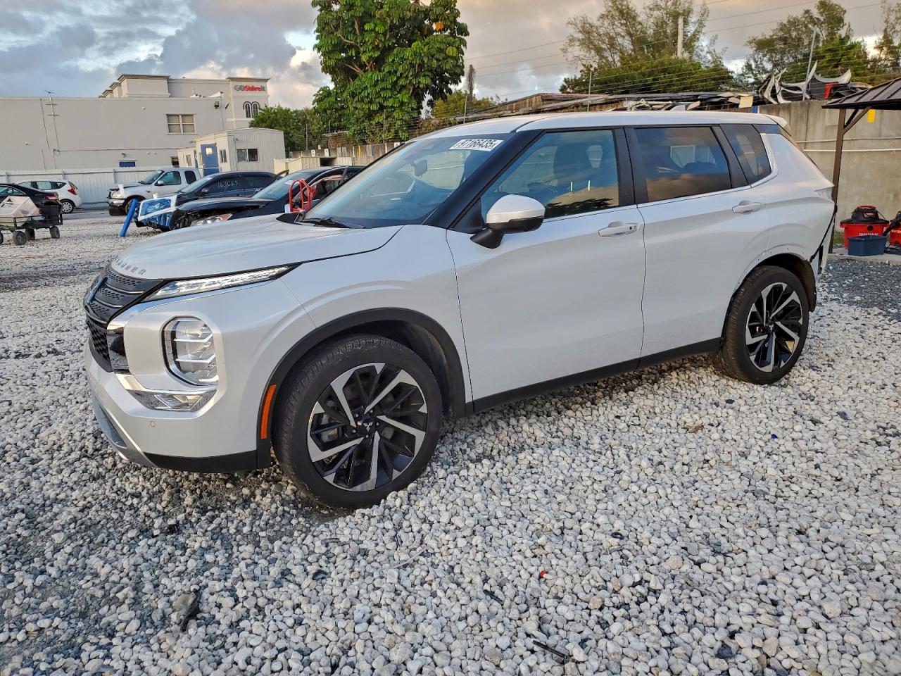 2024 MITSUBISHI OUTLANDER