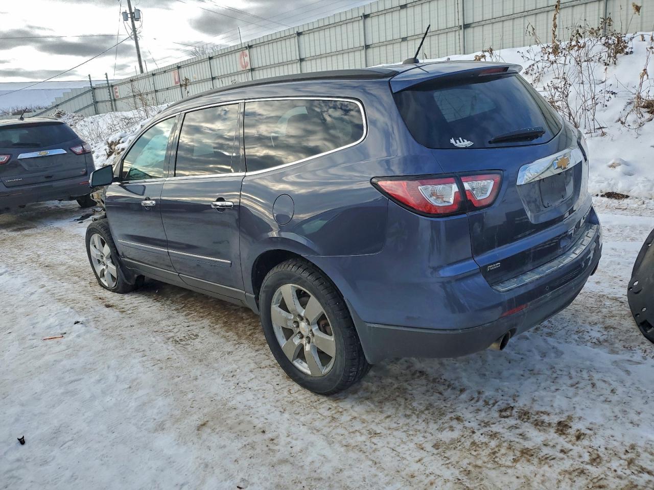 2014 CHEVROLET TRAVERSE LTZ photo 2