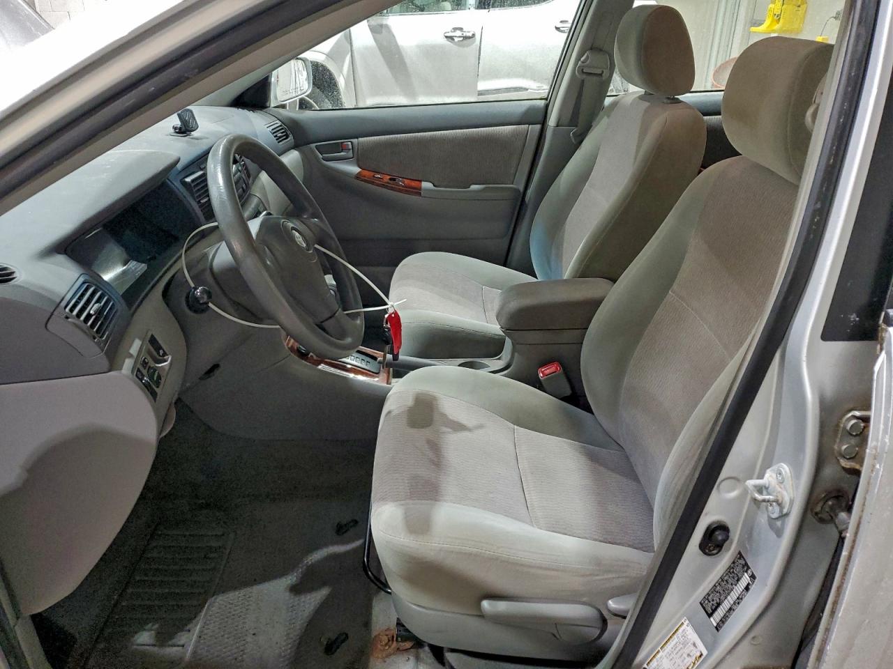 2006 TOYOTA COROLLA CE photo 7